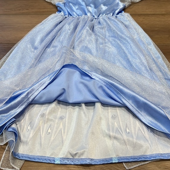 Disney Frozen II Blue and Silver Princess Dress Size 6X - Picture 8 of 9